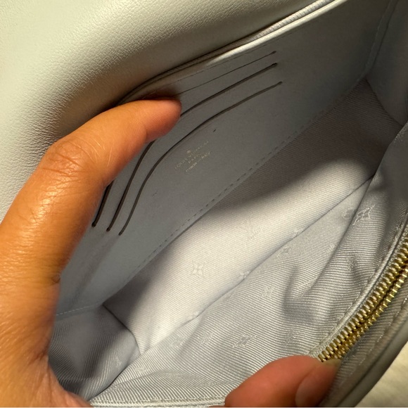 Louis Vuitton - Wallet On Strap Bubblegram - Picture 10 of 13